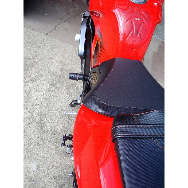 Aprilia TUONO 1000 (02-05) Arrow