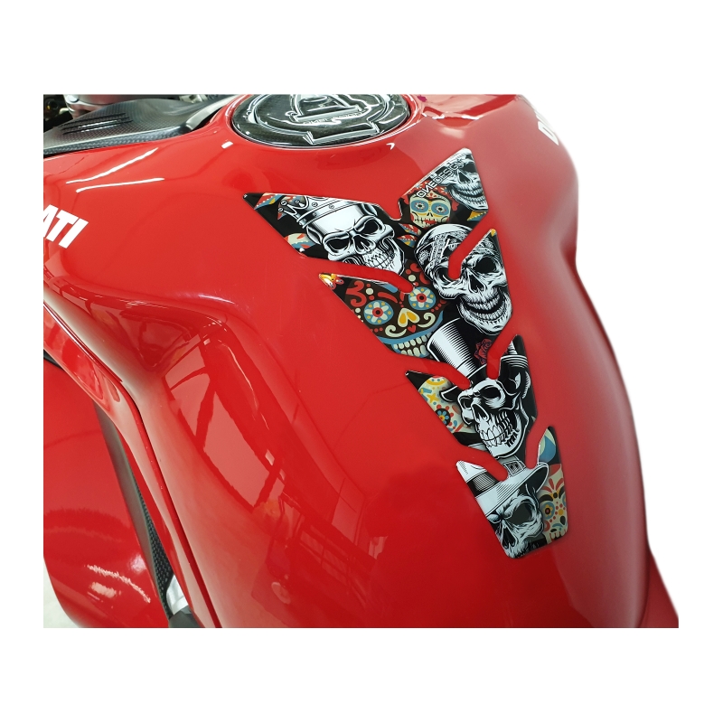 Kütusepaagi kleebis print - Max Skulls2