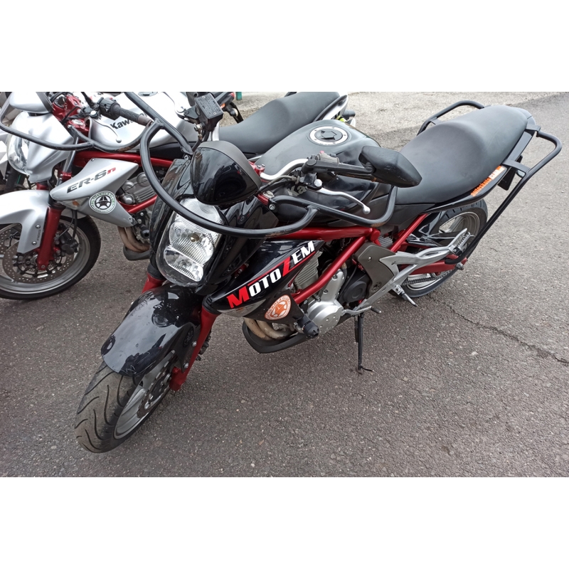 MotoZem logo kleebis valge
