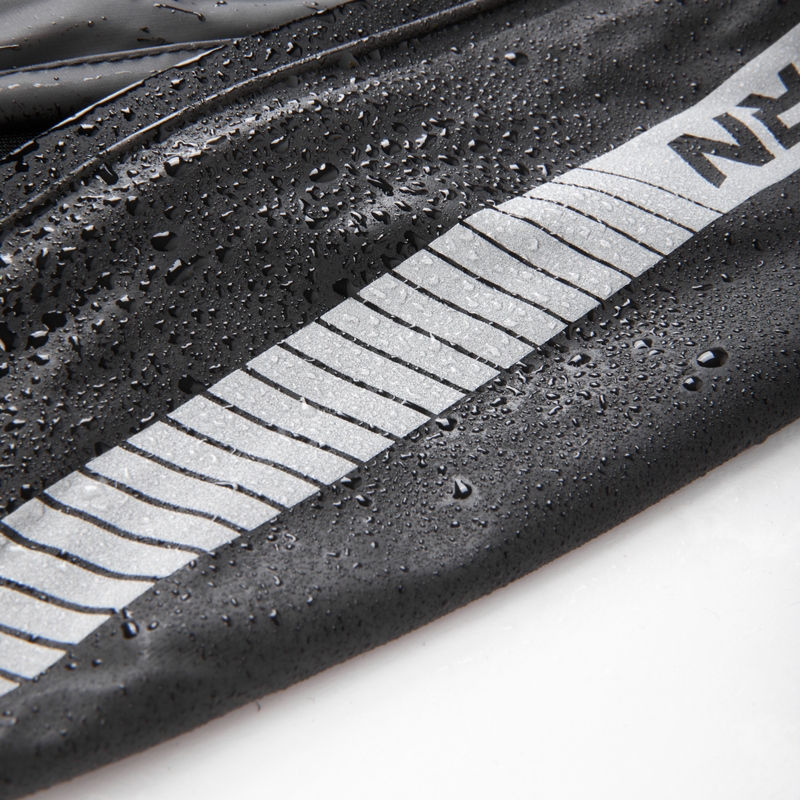 Rebelhorn ookeani must vihmajakk