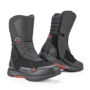 Eleveit Venom WP mustad mootorratta saapad