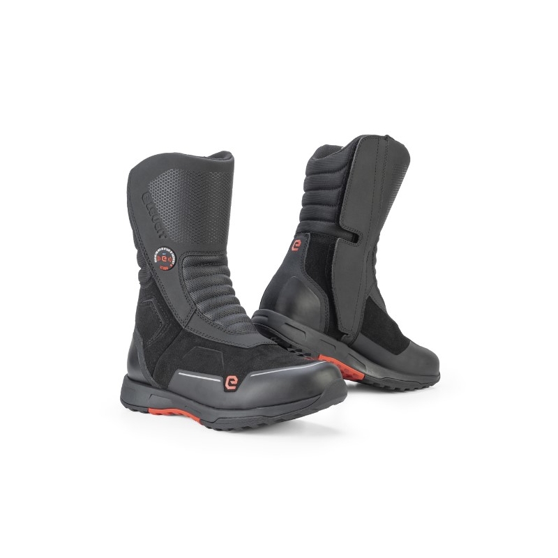 Eleveit Venom WP mustad mootorratta saapad