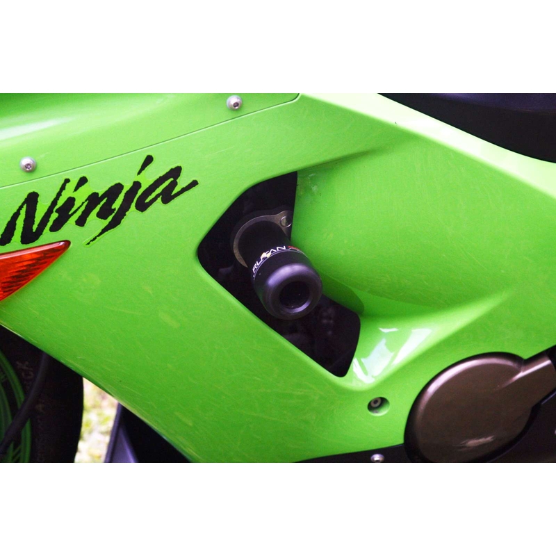 Kawasaki ZX-6R (05-06) koos Gatlingi kaitsekatte modifikatsiooniga