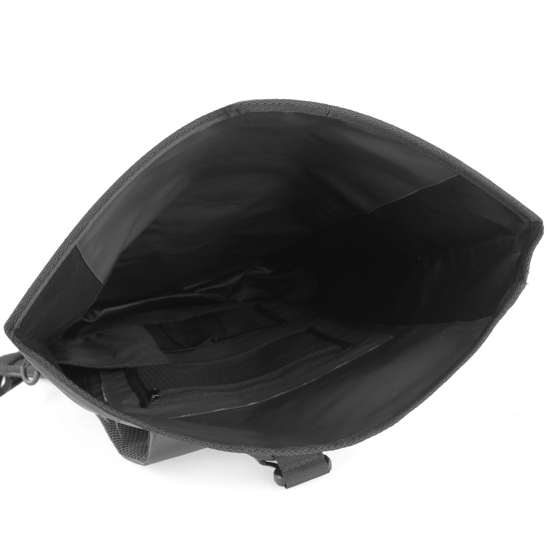 MotoZem veekindel seljakott must-hall