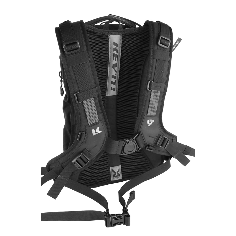 Revit Barren H2O seljakott 18 l must