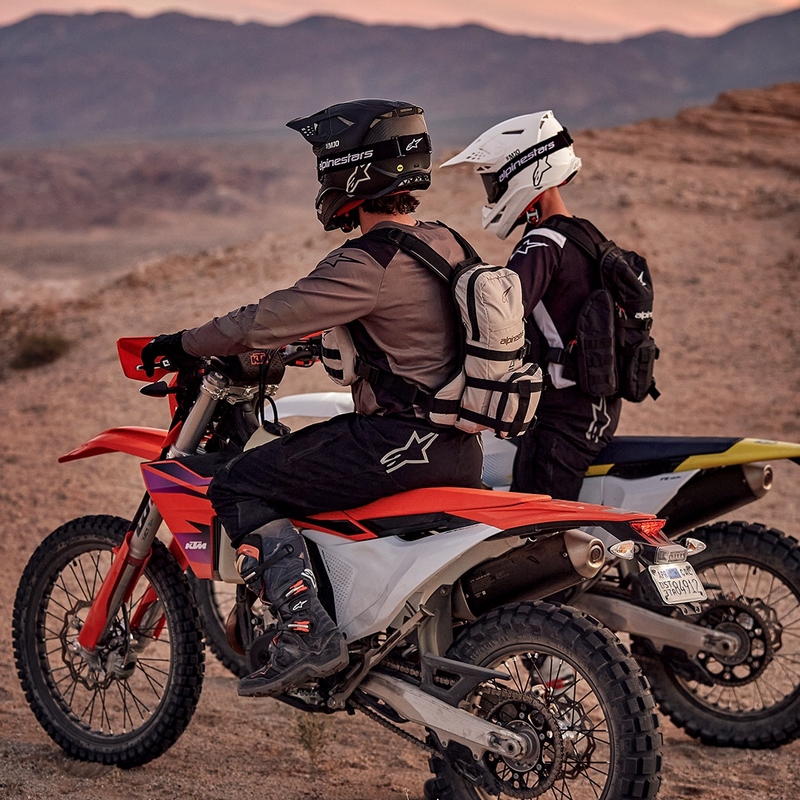 Seljakott Alpinestars Techdura Tactical must ja valge 9 l