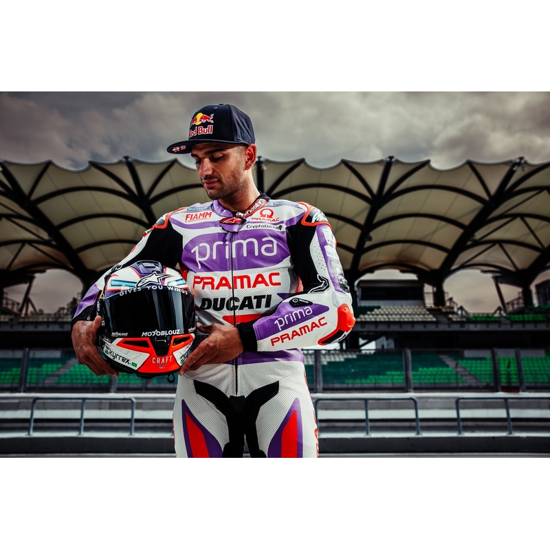 Alpinestars Supertech R-10 Team süsiniku punane ja valge integraalne mootorratta kiiver