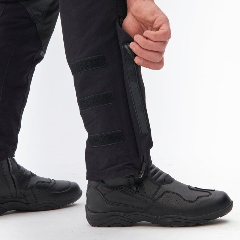 Rebelhorn Range Mustad mootorratta püksid