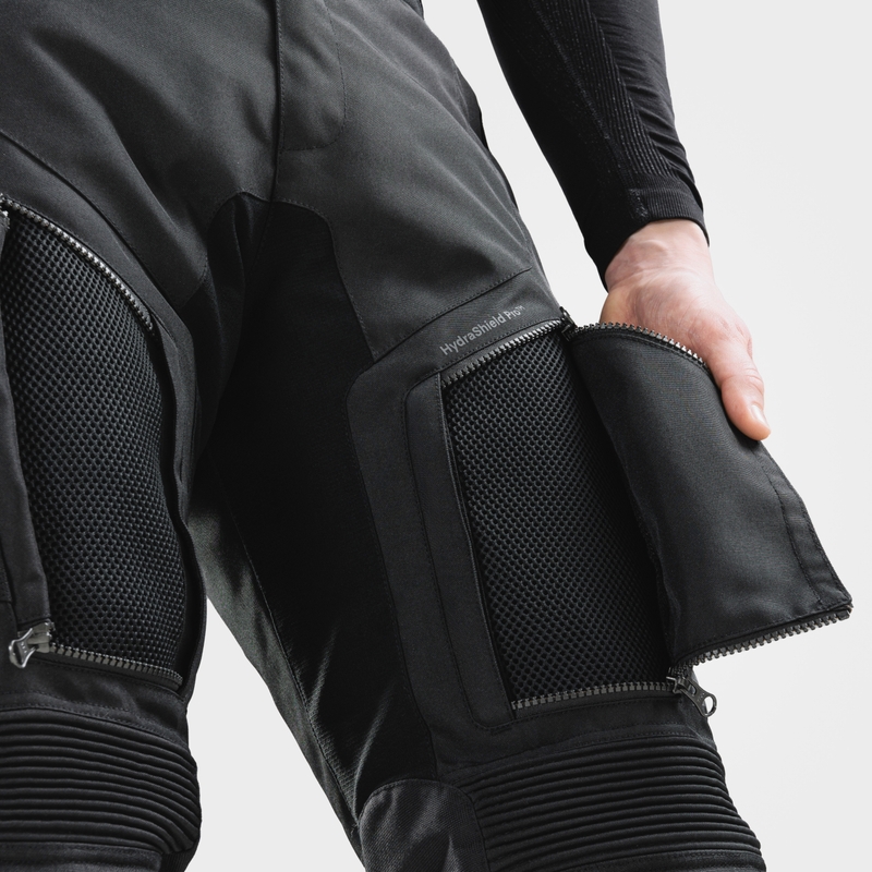 Rebelhorn Cubby V mustad mootorrattapüksid