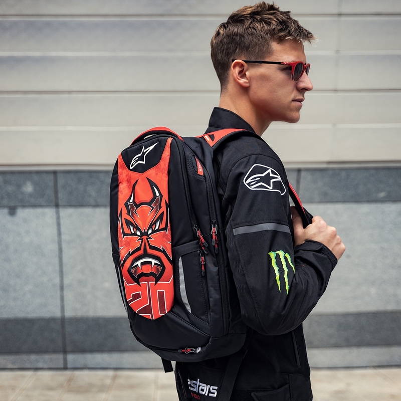 Batoh Alpinestars City Hunter FQ20 2024 černo-červeno-bílý