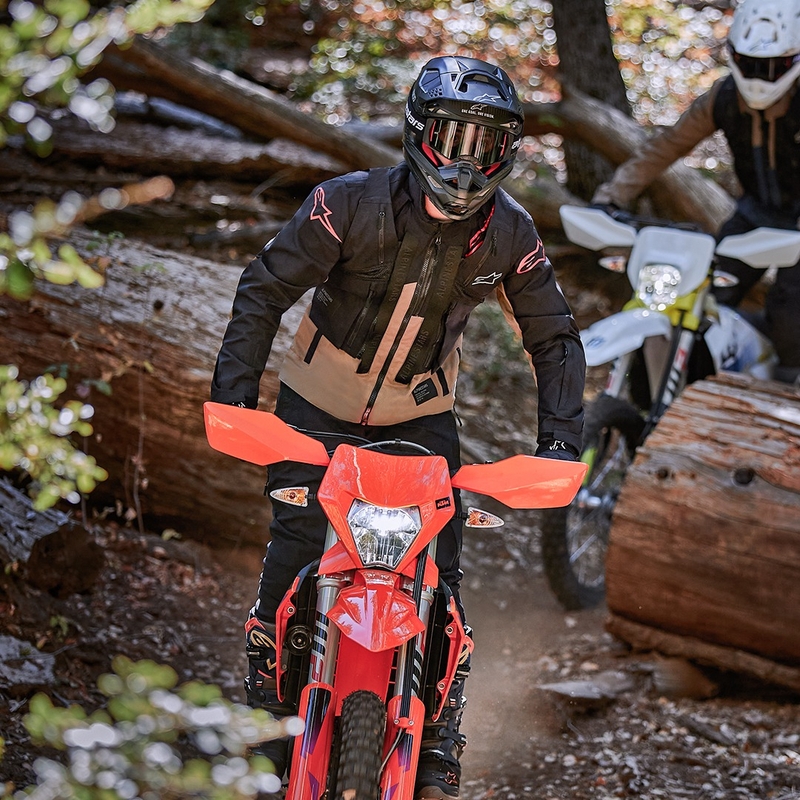 Alpinestars Techdura must ja pruun mootorratta jakk
