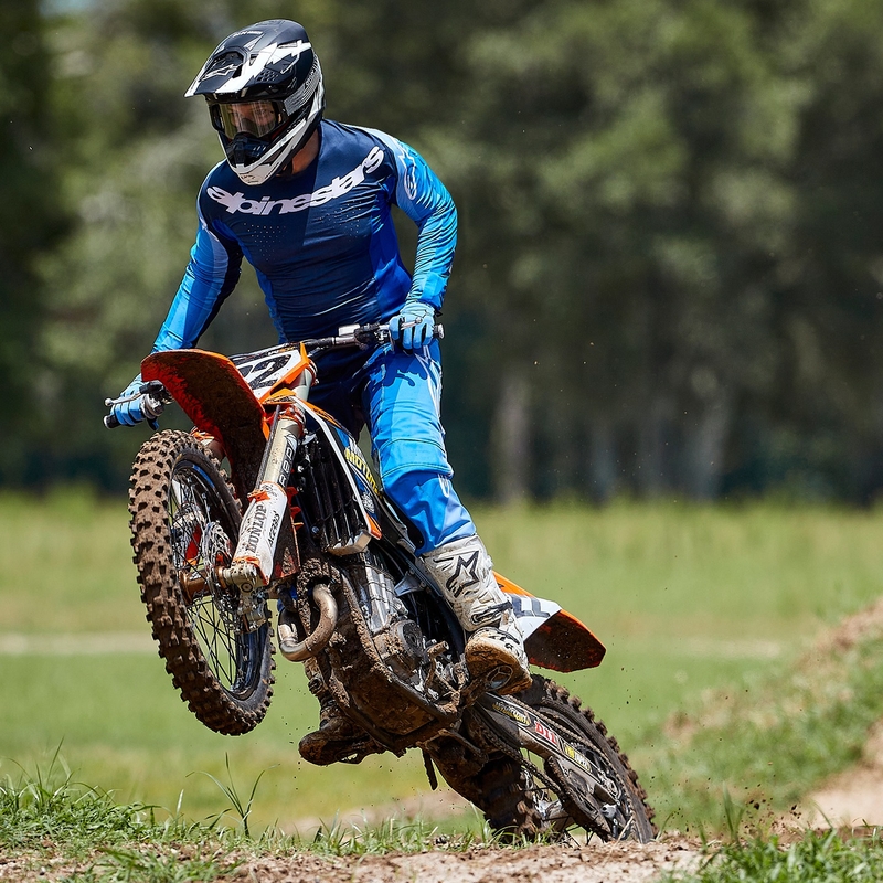 Alpinestars Supertech S-M10 Ampress motokrossikiiver matt must ja valge