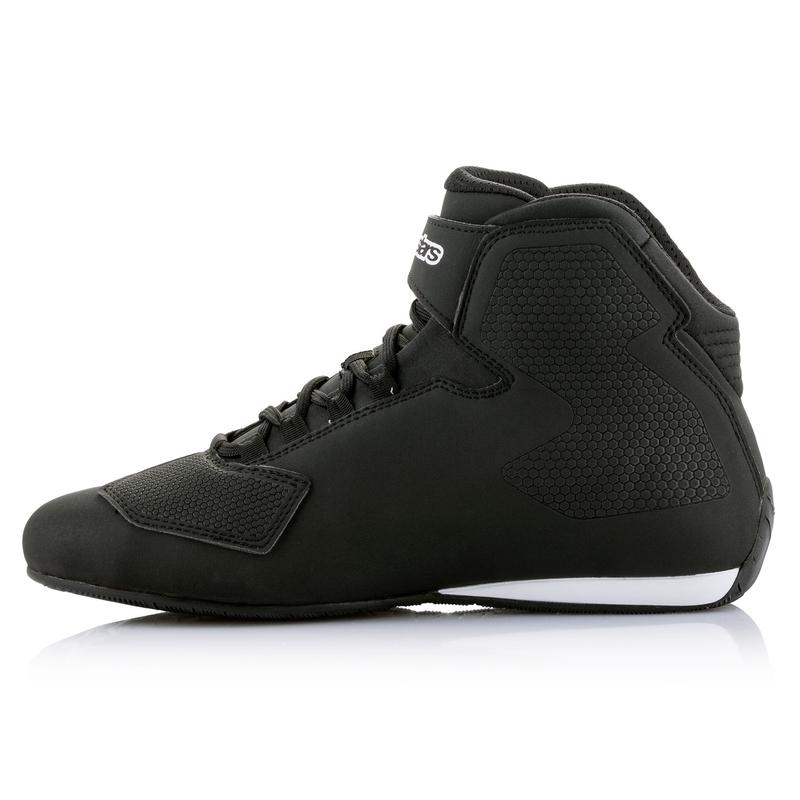 Alpinestars Sector Must-valge mootorratta saapad
