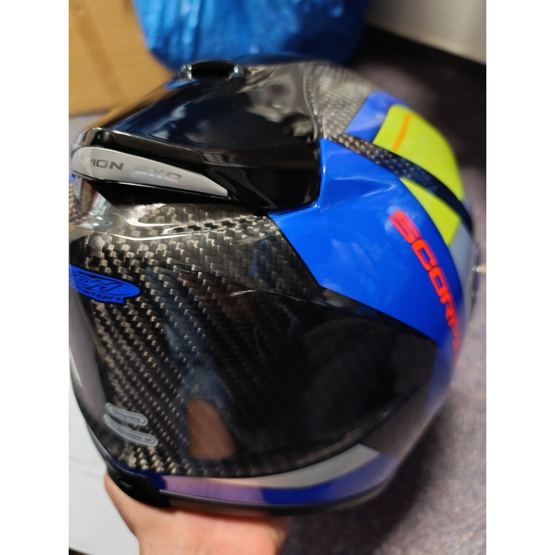 Integrální přilba na motorku Scorpion Exo-1400 Carbon Air Legione modro-fluo žlutá - II. jakost