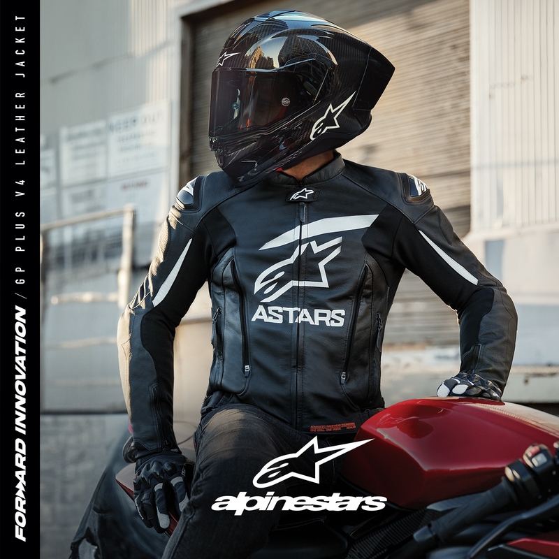 Alpinestars GP PLUS 4 must-valge mootorrattajope
