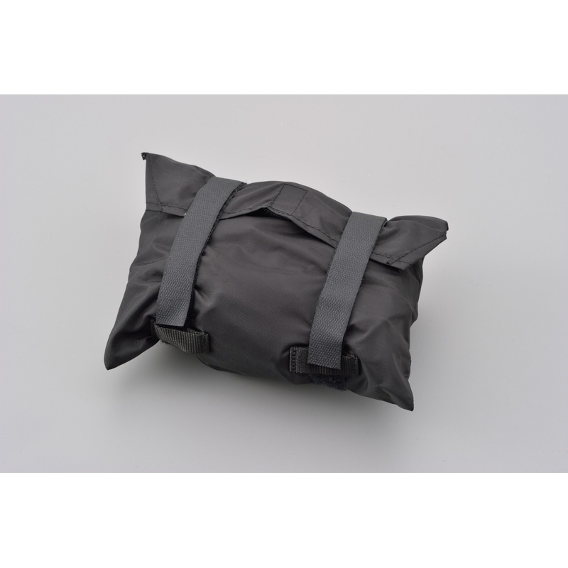 Paindlik pagasivõrk mootorratta jaoks plastkonksudega Daytona 60 x 60 cm must