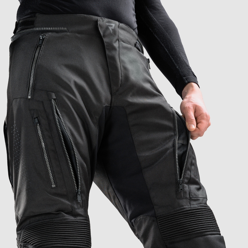Rebelhorn Hiker IV pikendatud mootorrattapüksid mustad