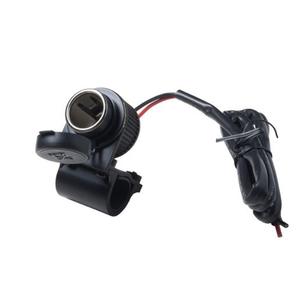 CL-väljundiga telefonidevaheline laadija mootorratastele