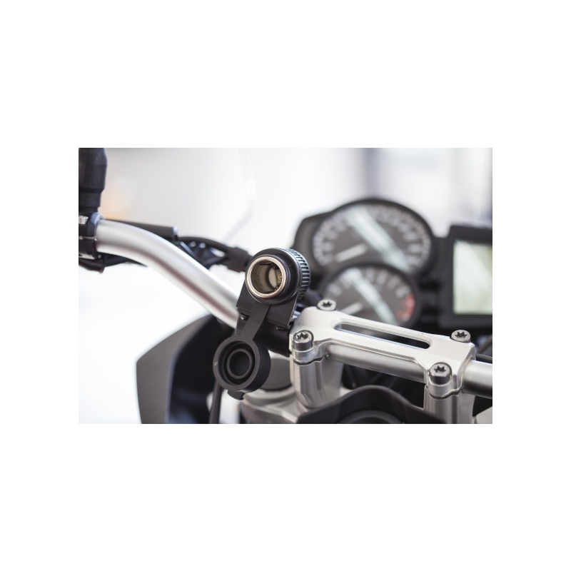 CL-väljundiga telefonidevaheline laadija mootorratastele