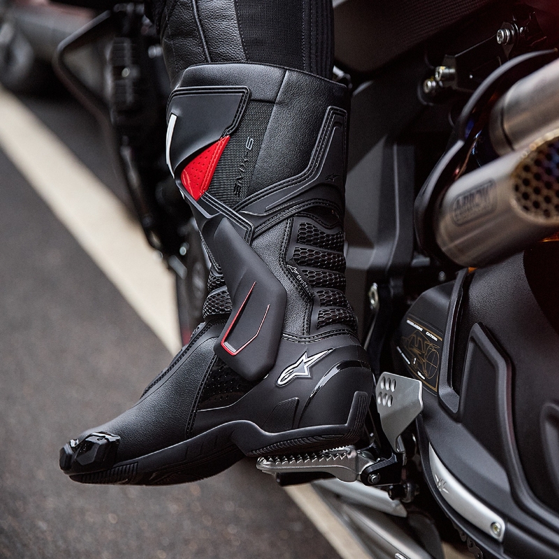 Alpinestars SMX-6 3 Drystar mustad ja punased mootorratta saapad