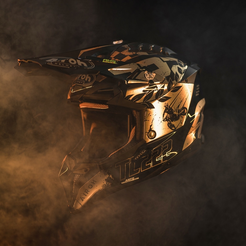 Motokrossikiiver Airoh Aviator 3.0 "TC 222 THE LEGEND" must-kuldne