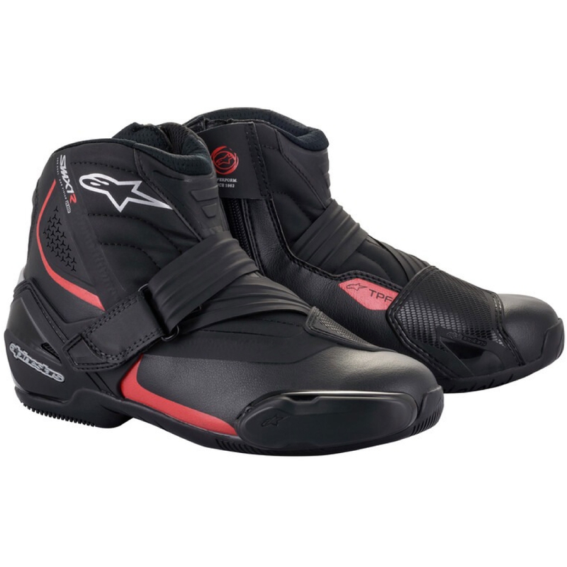 Alpinestars SMX-1 R mustad ja punased mootorrattasaapad