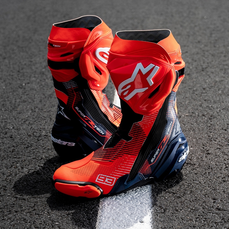 Alpinestars Supertech R Vented Limited Edition MM93 Marc Marquez fluo punane-sinine-mustad mootorratta saapad