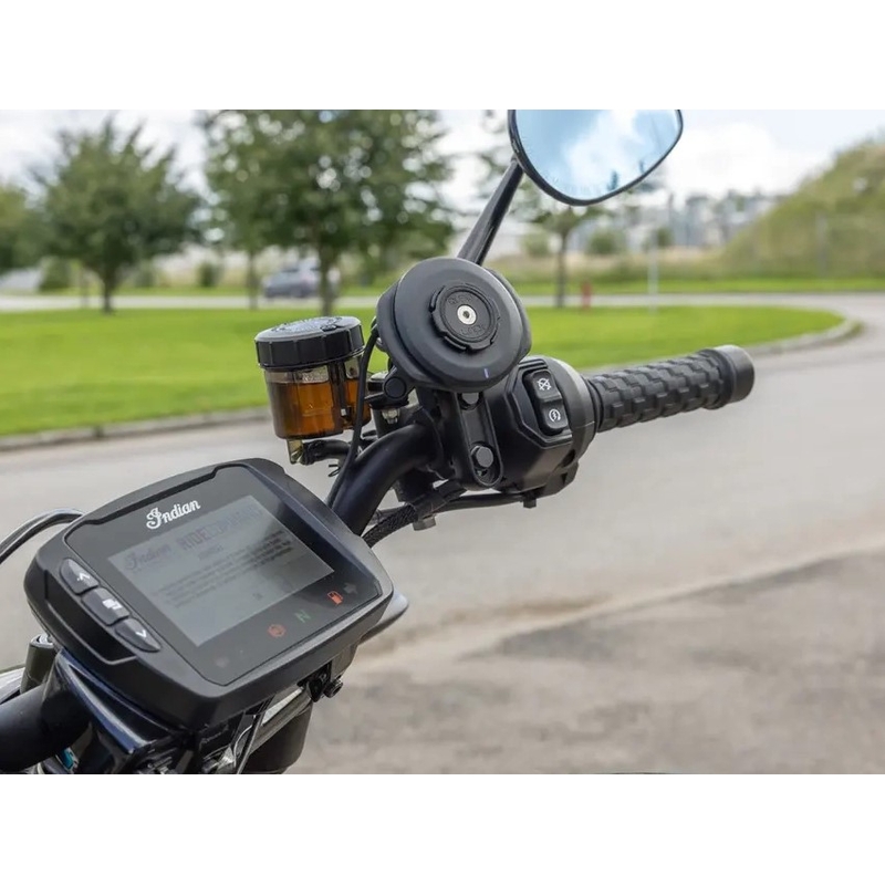 Quad Lock® mootorratta sidurimontuuri paigaldatud baas piduri/käiguklotsi peasilindri kinnitusse