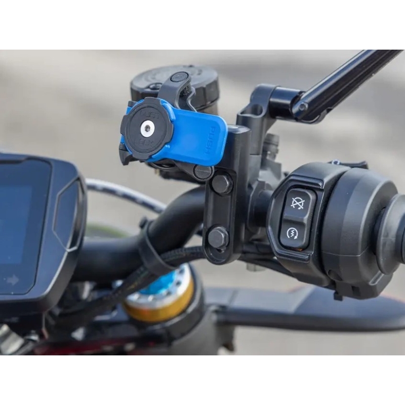 Quad Lock® mootorratta sidurimontuuri paigaldatud baas piduri/käiguklotsi peasilindri kinnitusse