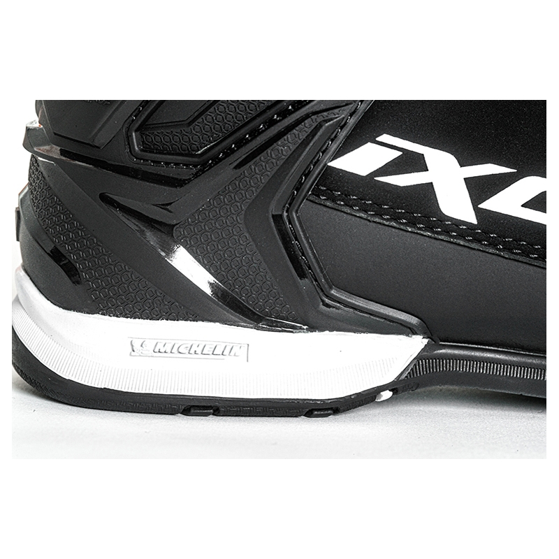 Naiste IXON Bull 2 WP must-valged mootorratta saapad