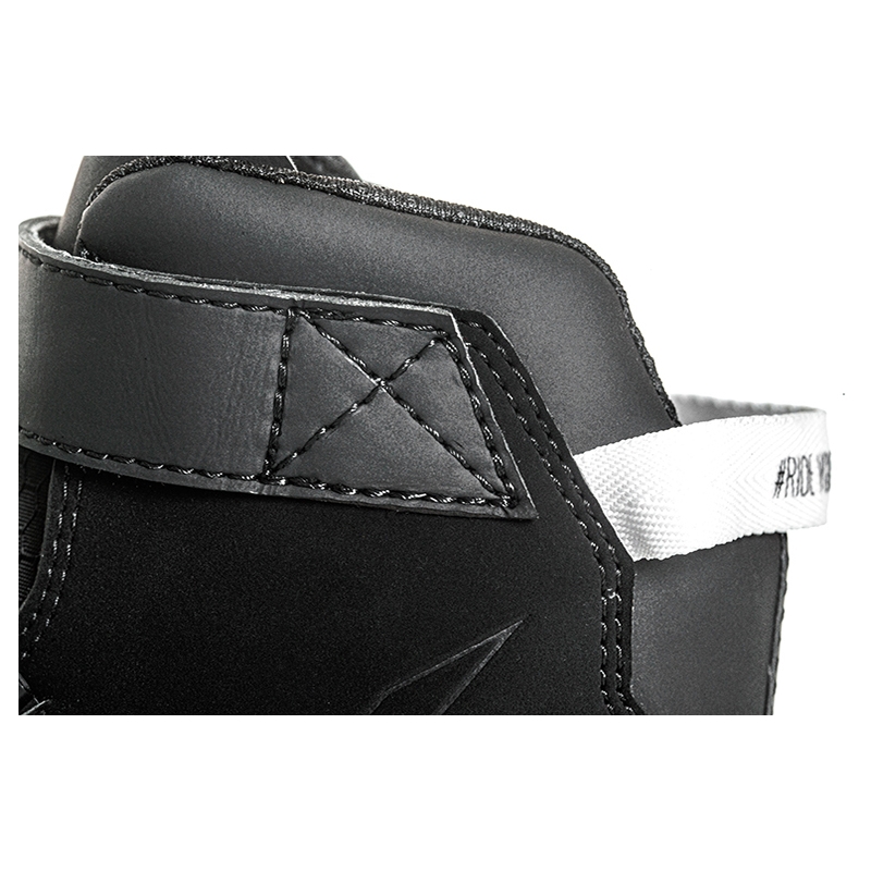 Naiste IXON Bull 2 WP must-valged mootorratta saapad