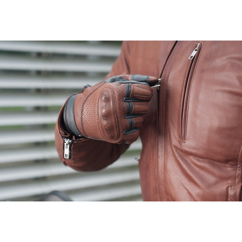 Shima Caliber pruunid kindad
