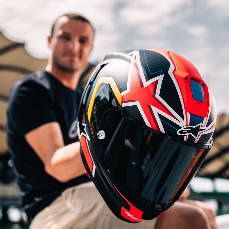 Alpinestars Supertech R10 Limited Edition Jack Miller matt süsiniku punane-sinine-kollane-valge integreeritud mootorratta kiiver