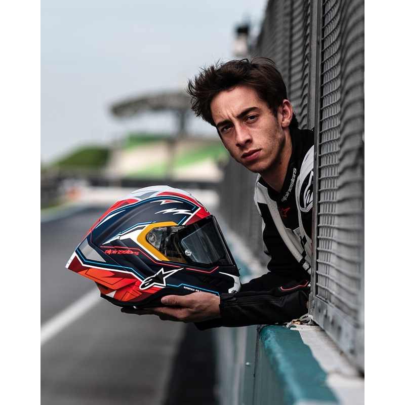 Alpinestars Supertech R-10 piiratud Pedro Acosta mattsinine-punase-valge integraalne mootorratta kiiver.