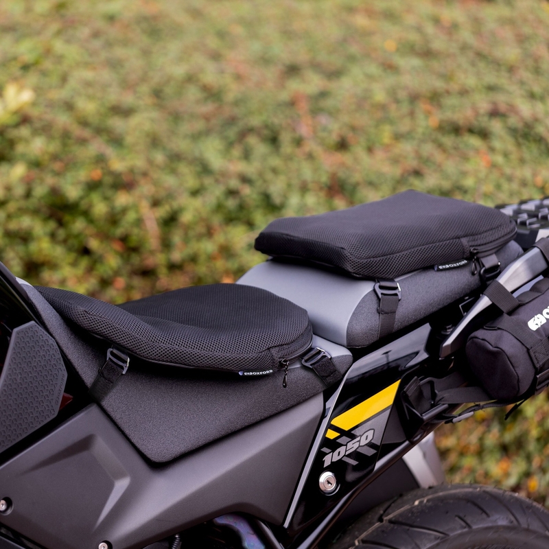 Oxford Air Seat Pillion ja Enduro täispuhutav istmepadi Must