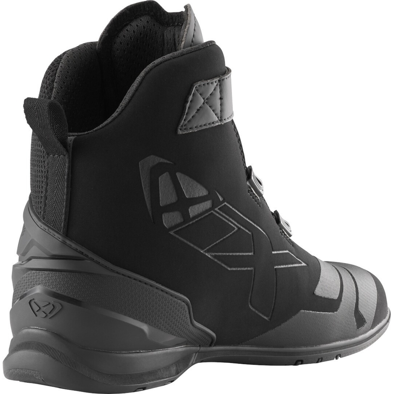 IXON Bull 2 Air mustad mootorratta saapad
