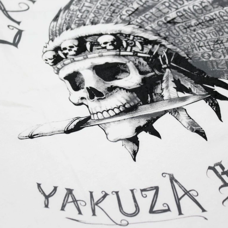 T-särk Yakuza Premium Oodata rahutusi - Los Angeles valge