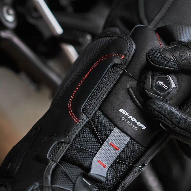 Shima Strato mustad mootorratta saapad