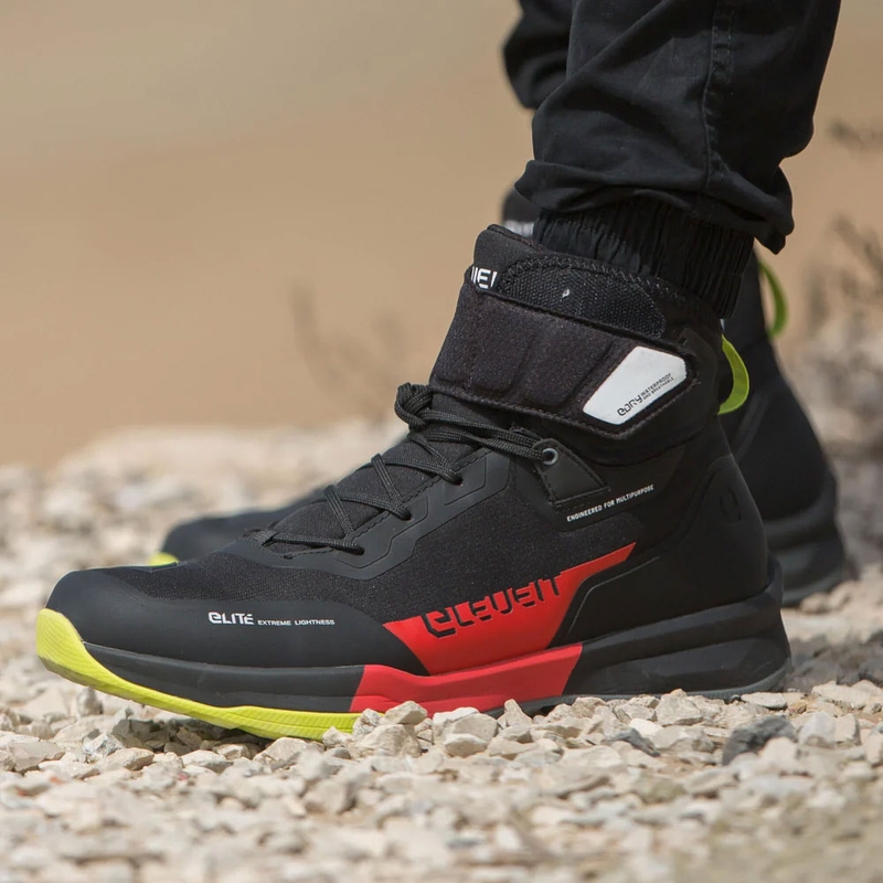 Eleveit STRATOS E-Dry mustad ja punased mootorratta saapad