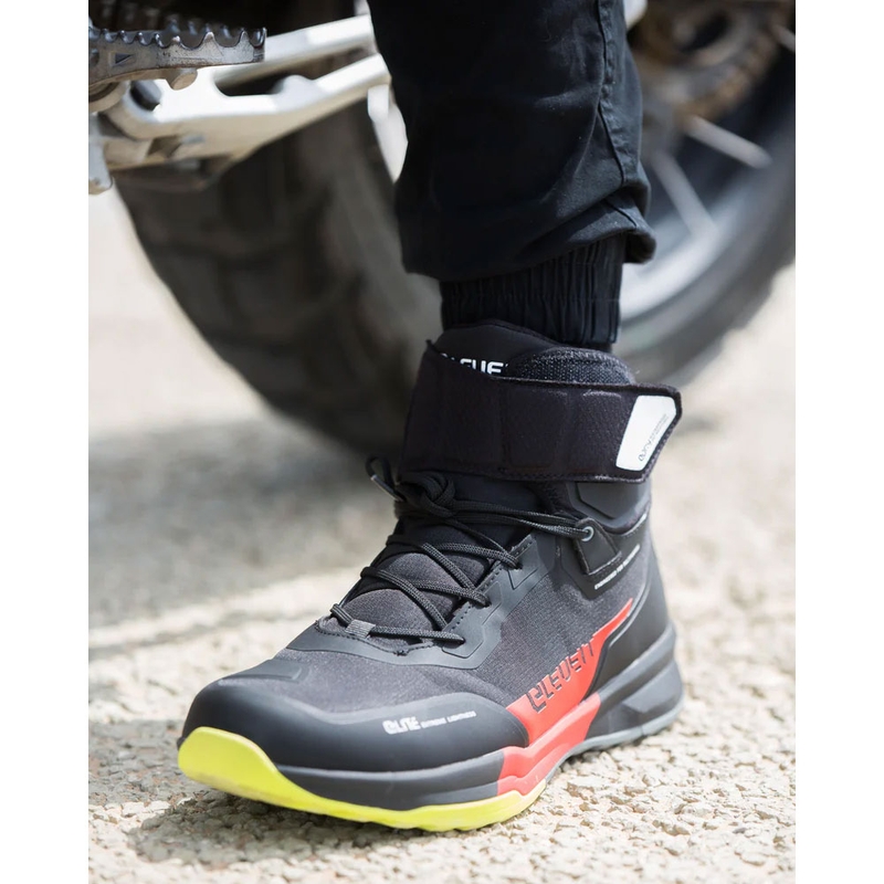 Eleveit STRATOS E-Dry mustad ja punased mootorratta saapad