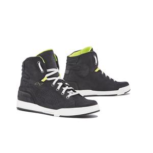 Forma Swift Flow must-valged mootorratta saapad