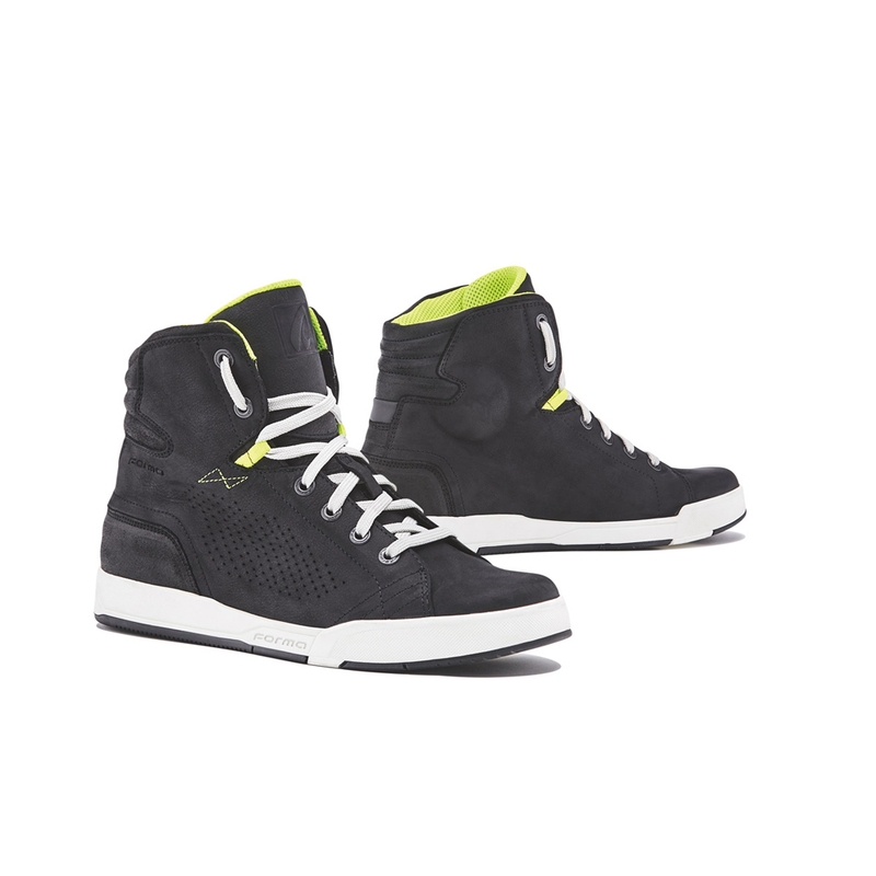 Forma Swift Flow must-valged mootorratta saapad