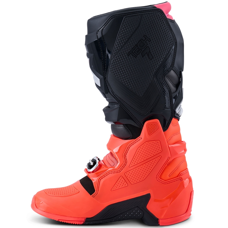 Alpinestars Tech 7 must-fluo punane-fluo roosa mootorratta saapad