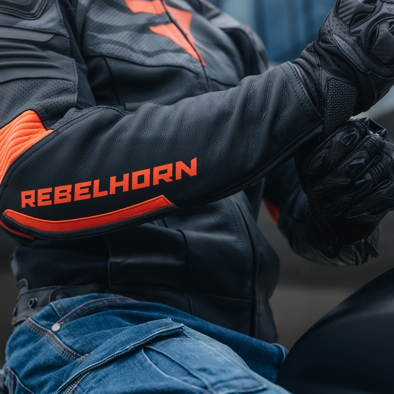 Rebelhorn Vandal must ja punane nahast mootorratta jakk