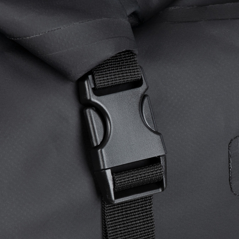 Oxford Aqua D-70 must tagumine sadulakott