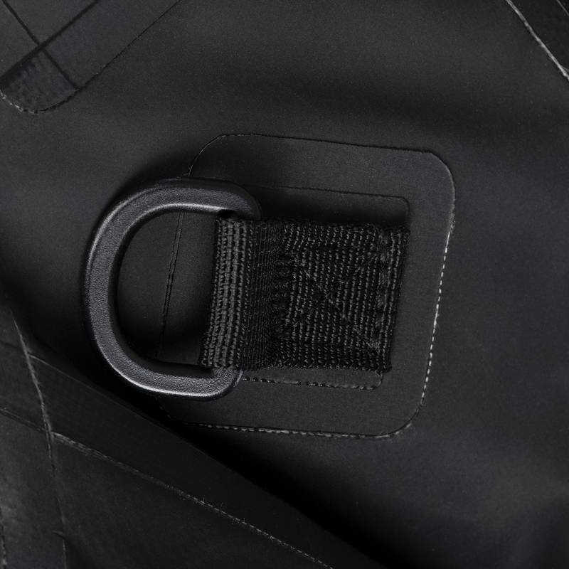 Oxford Aqua D-70 must tagumine sadulakott
