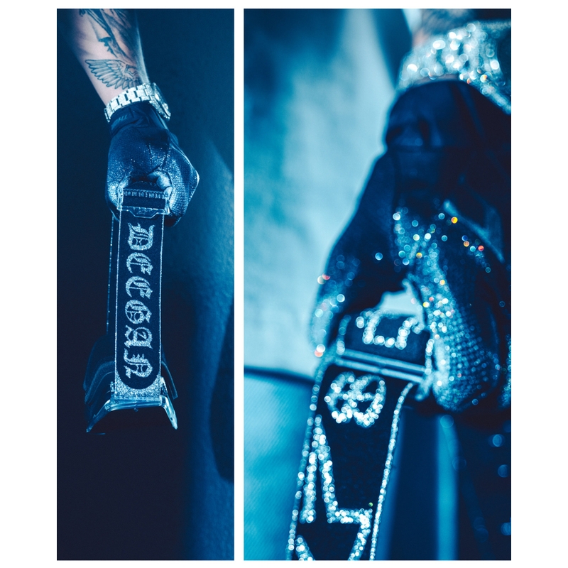 Alpinestars Supertech Vision DNGR38 XXV mustad ja hõbedased motokrossiprillid peegelpeegliga hõbedase pleksiga.