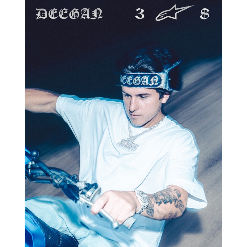 Alpinestars Supertech Vision DNGR38 XXV mustad ja hõbedased motokrossiprillid peegelpeegliga hõbedase pleksiga.