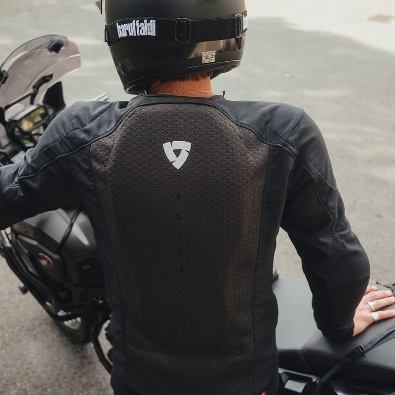 Revit Nucleus kere kaitsekate must