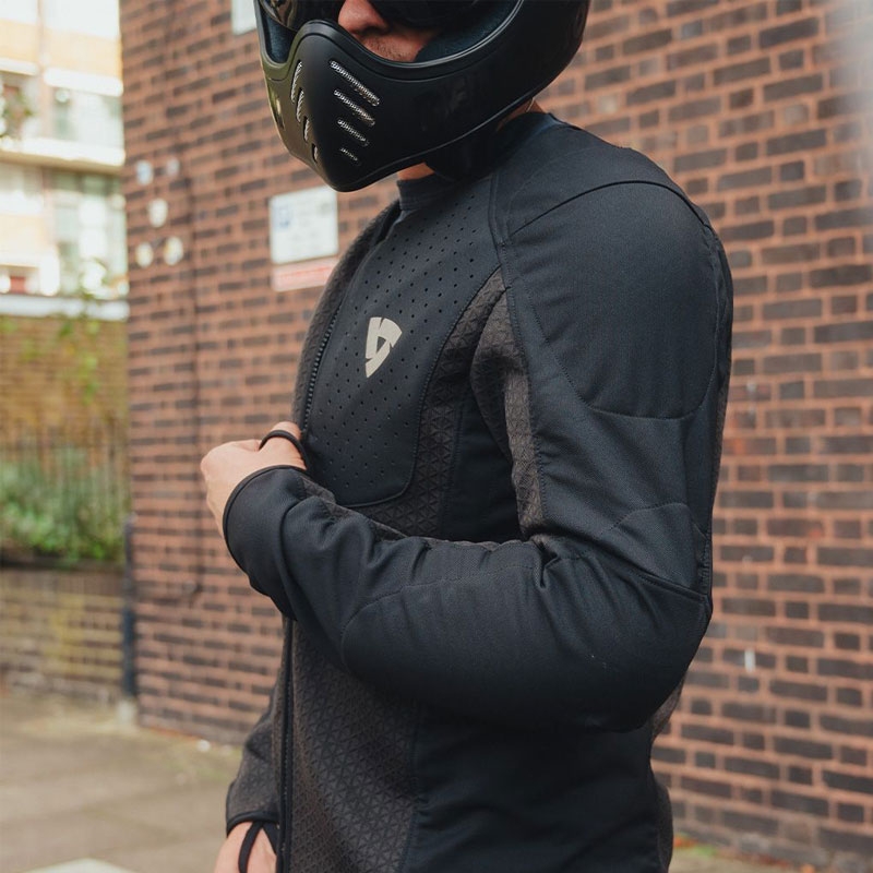 Revit Nucleus kere kaitsekate must